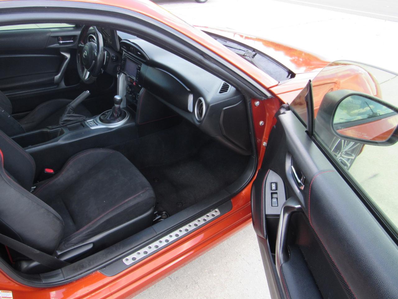 Scion FR-S 2dr Cpe Auto (Natl) 2014