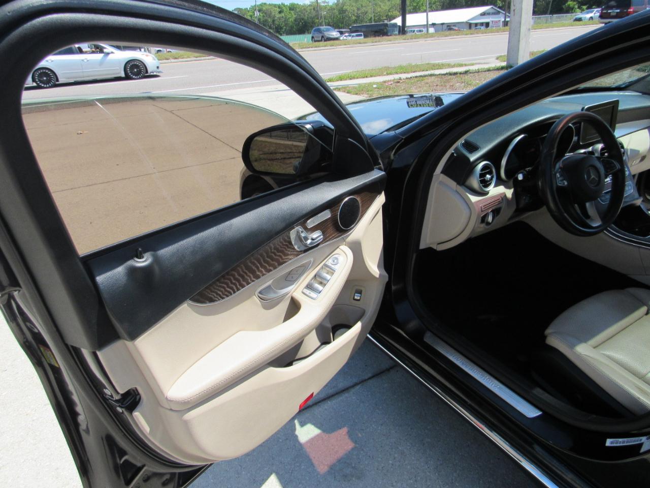 Mercedes-Benz C-Class C 300 4MATIC Sedan 2017