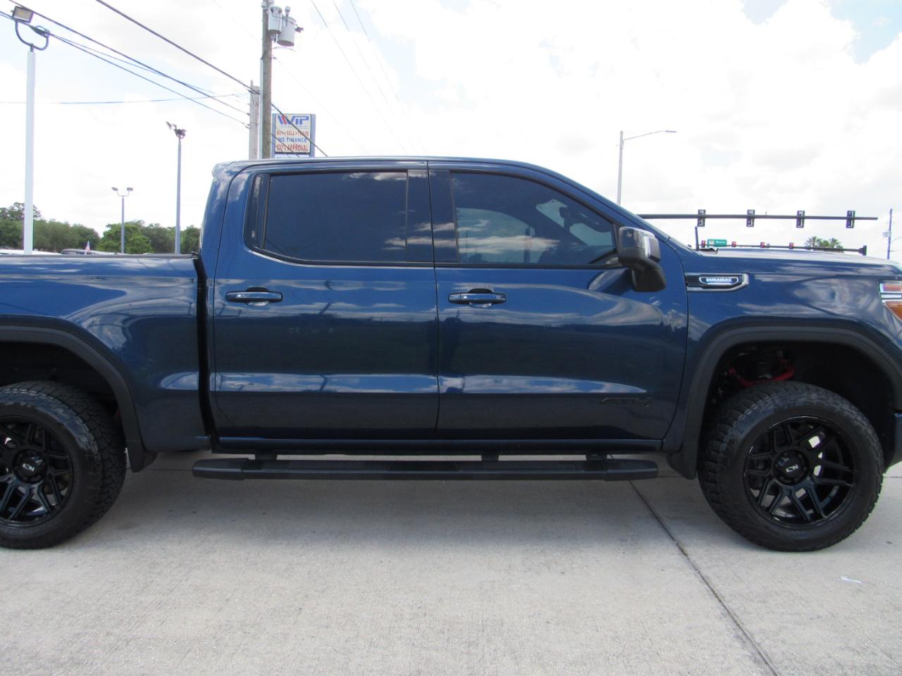 GMC Sierra 1500 4WD Crew Cab 147" AT4 2020