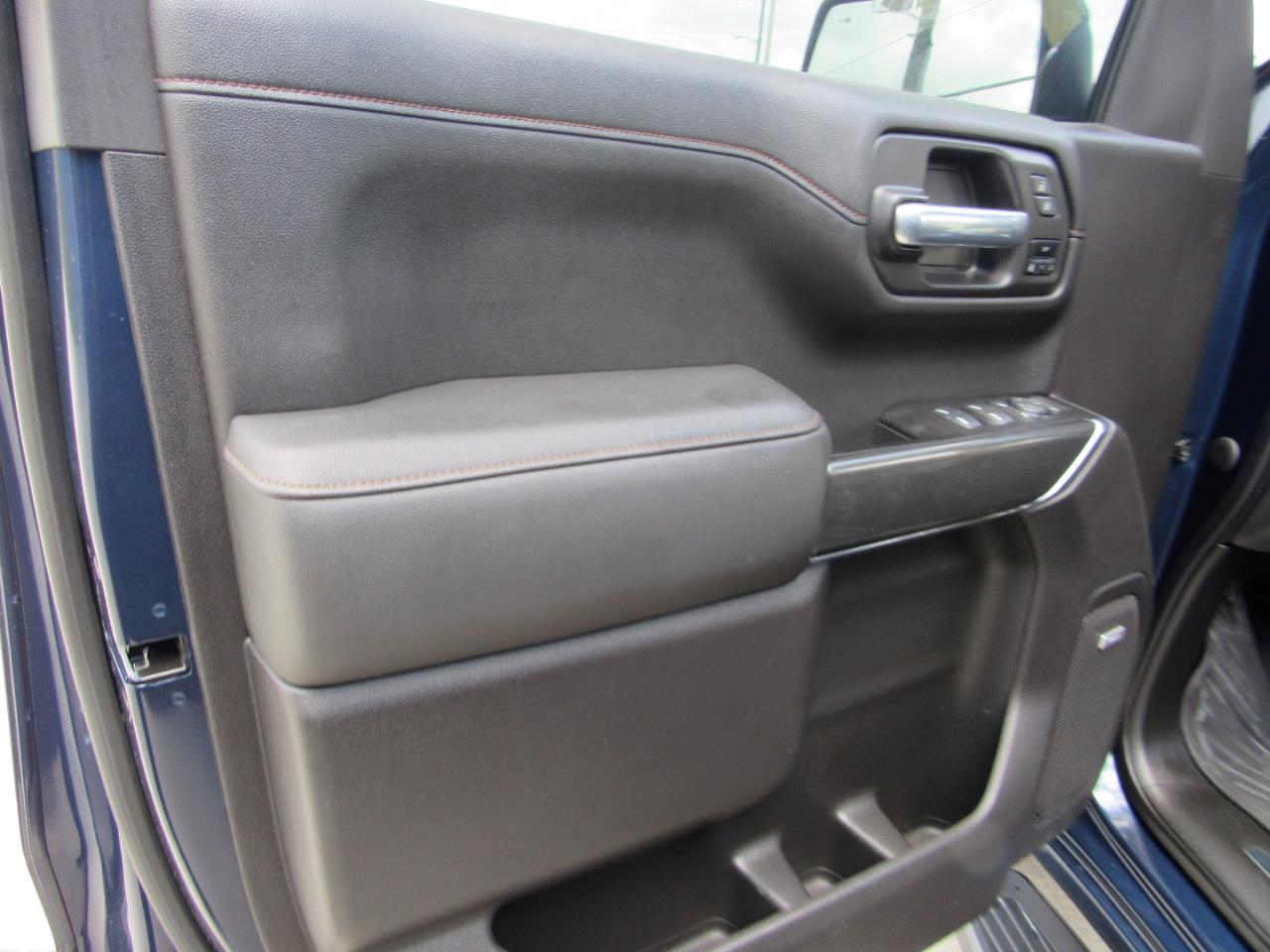 GMC Sierra 1500 4WD Crew Cab 147" AT4 2020