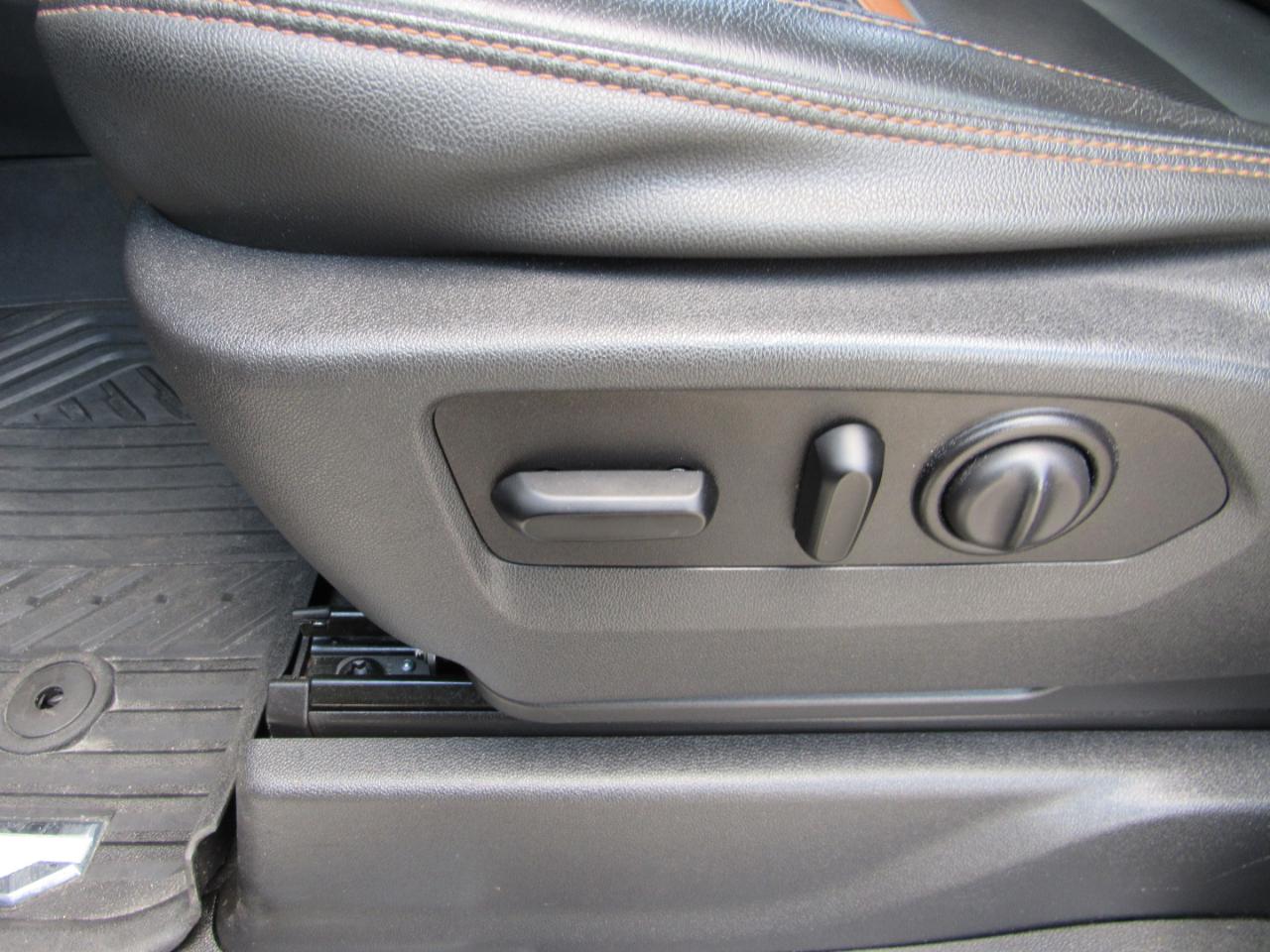 GMC Sierra 1500 4WD Crew Cab 147" AT4 2020