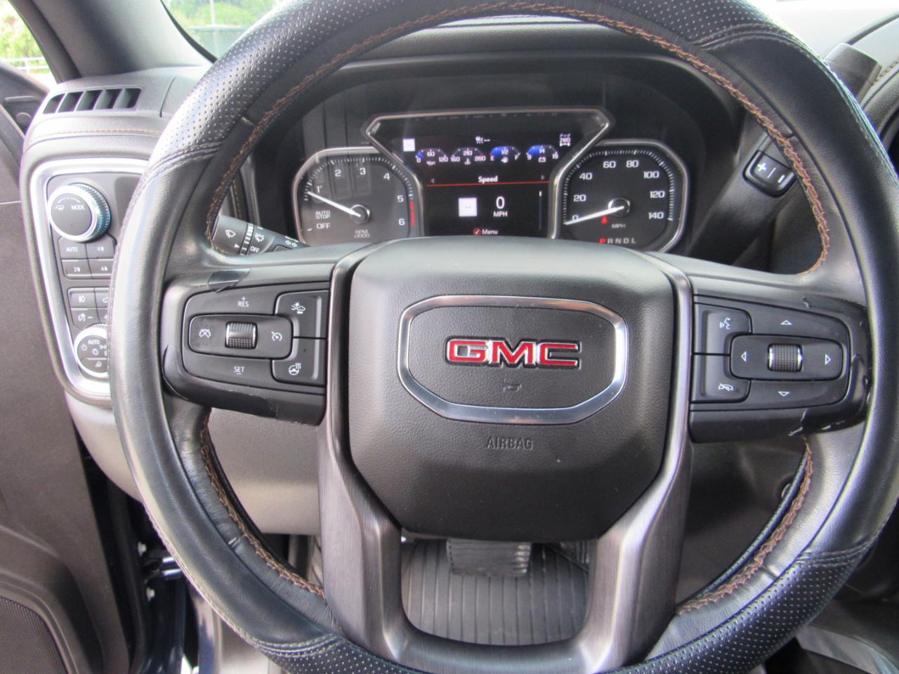 GMC Sierra 1500 4WD Crew Cab 147" AT4 2020