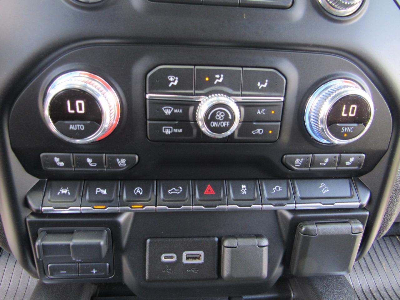 GMC Sierra 1500 4WD Crew Cab 147" AT4 2020