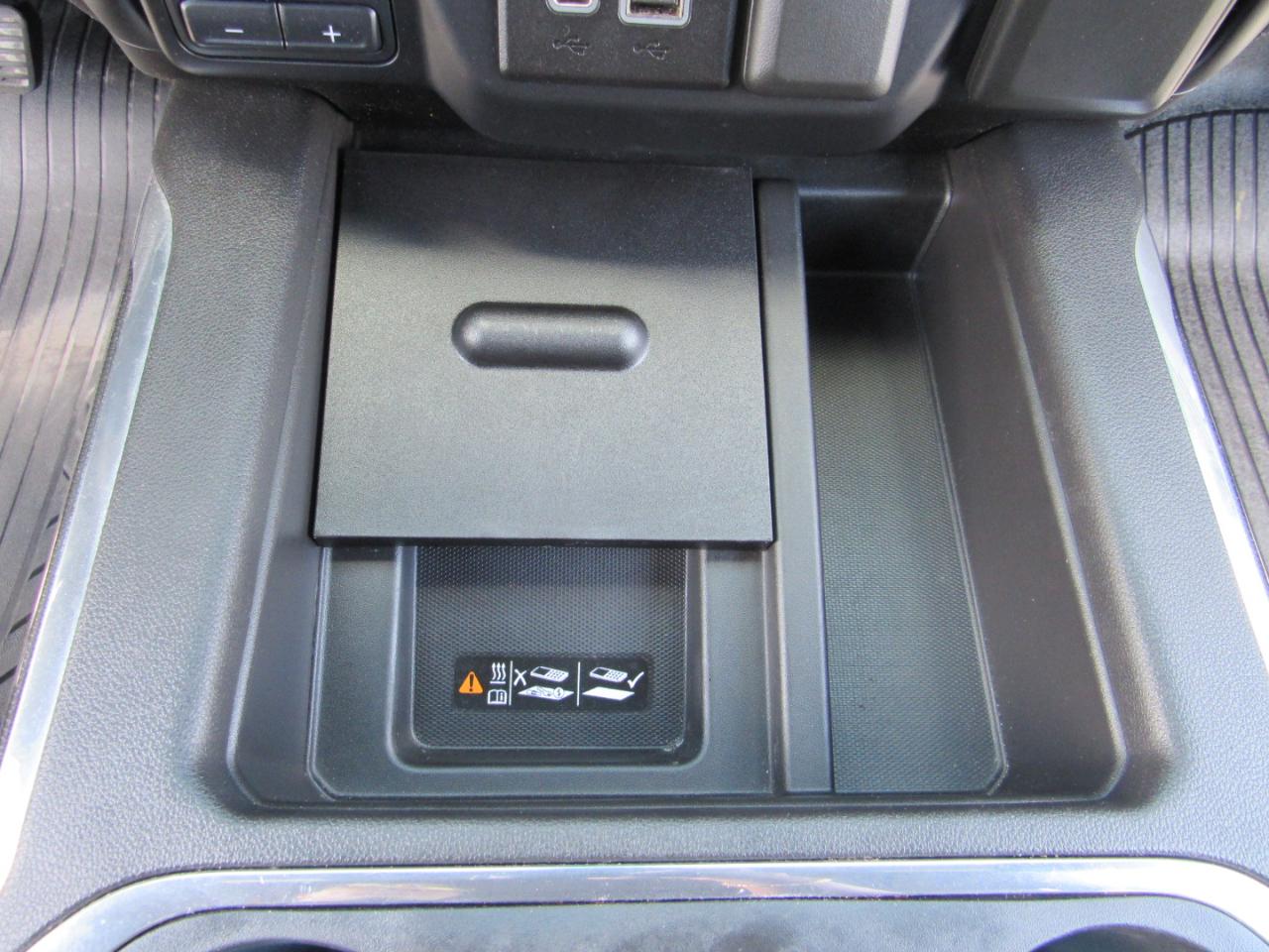 GMC Sierra 1500 4WD Crew Cab 147" AT4 2020