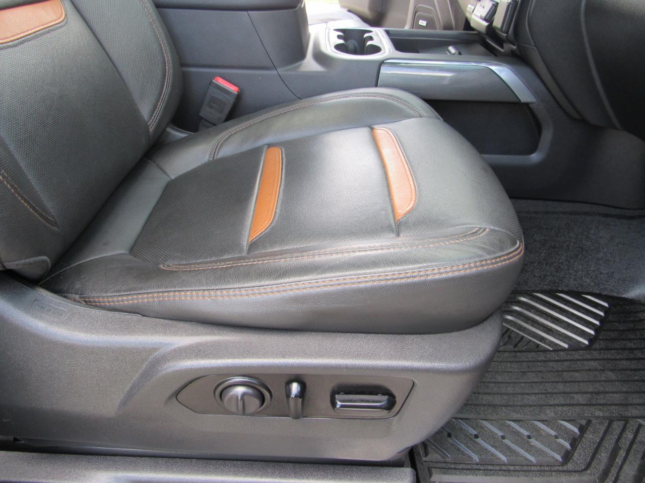 GMC Sierra 1500 4WD Crew Cab 147" AT4 2020