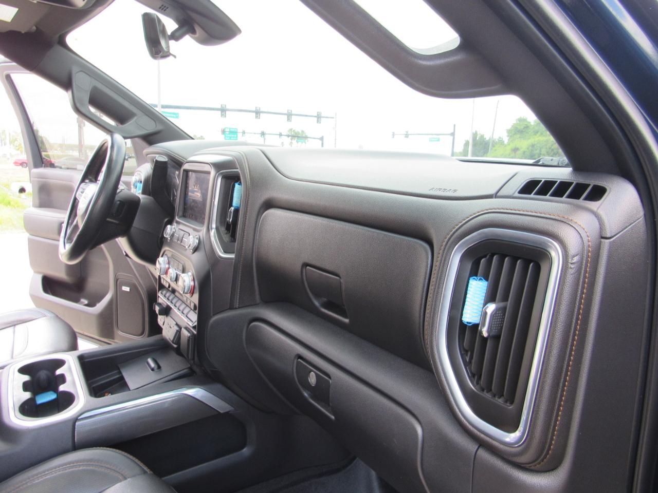 GMC Sierra 1500 4WD Crew Cab 147" AT4 2020