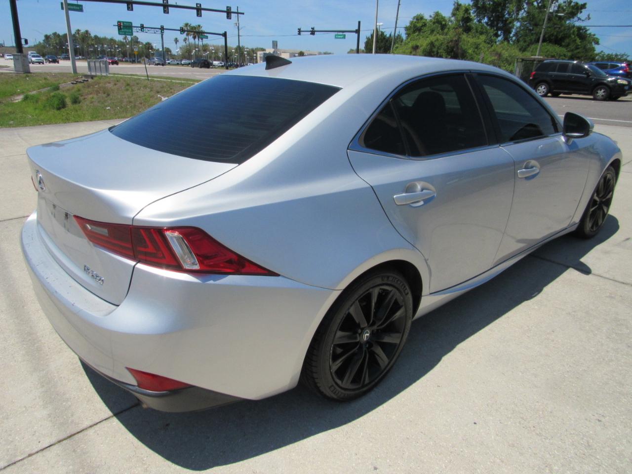 Lexus IS 250 4dr Sport Sdn RWD 2015