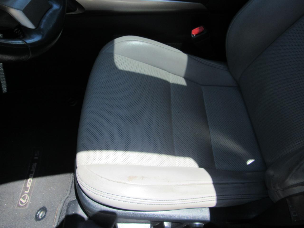 Lexus IS 250 4dr Sport Sdn RWD 2015