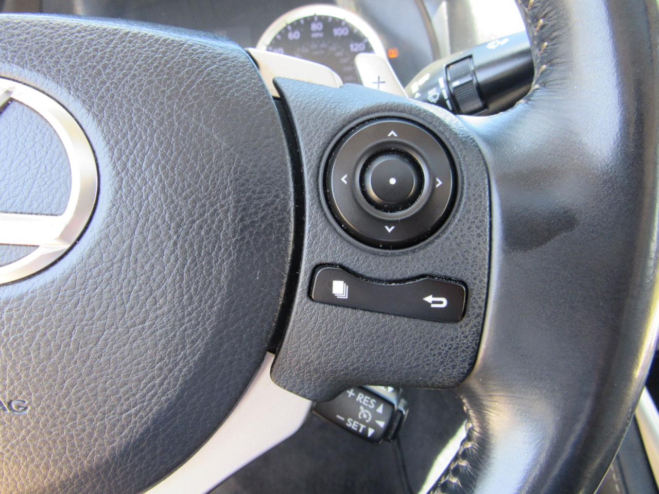 Lexus IS 250 4dr Sport Sdn RWD 2015
