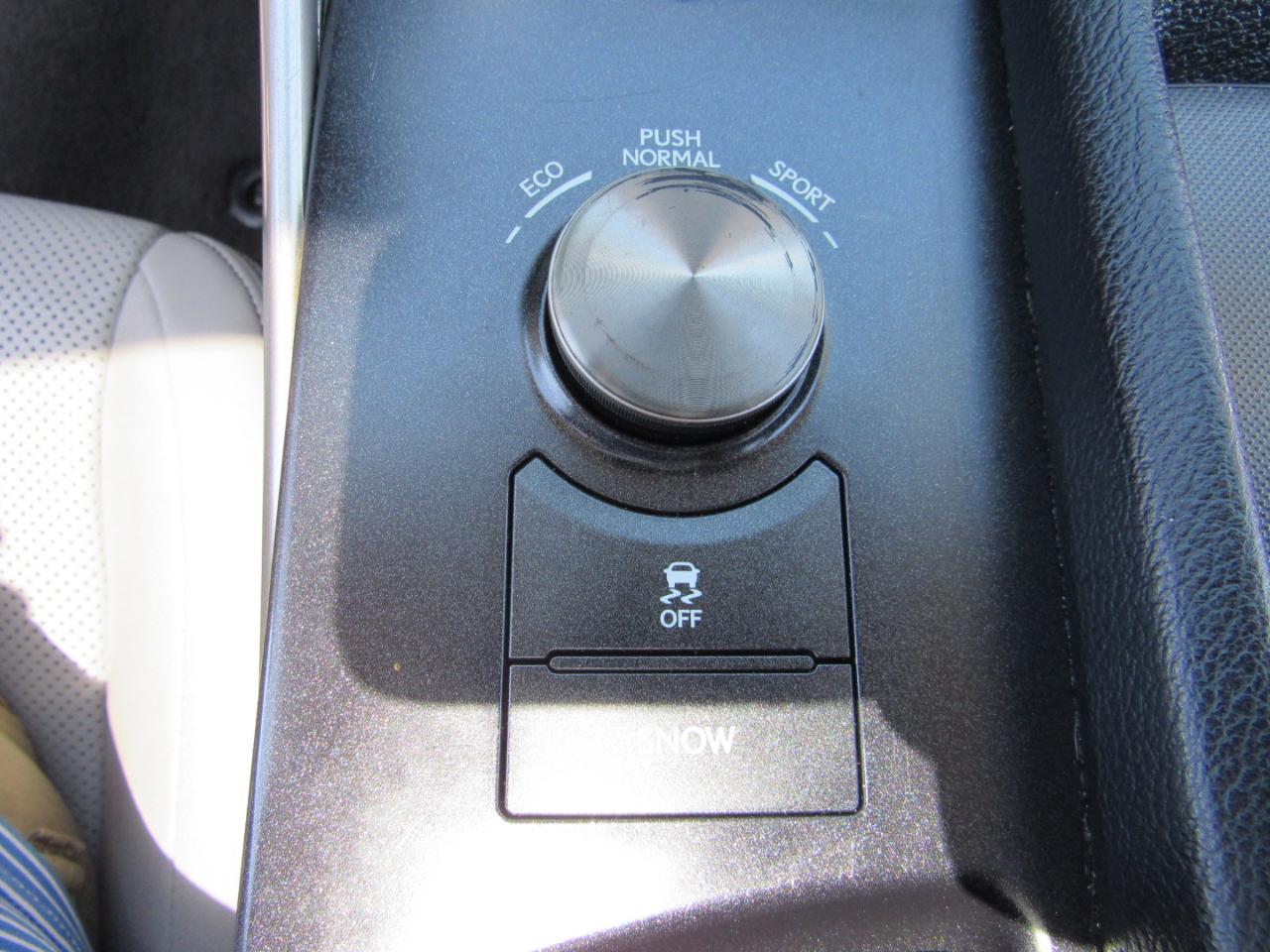 Lexus IS 250 4dr Sport Sdn RWD 2015