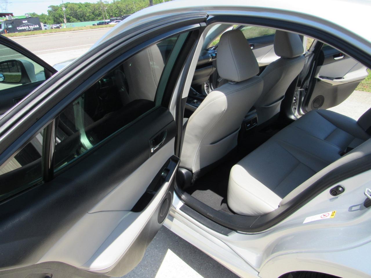 Lexus IS 250 4dr Sport Sdn RWD 2015