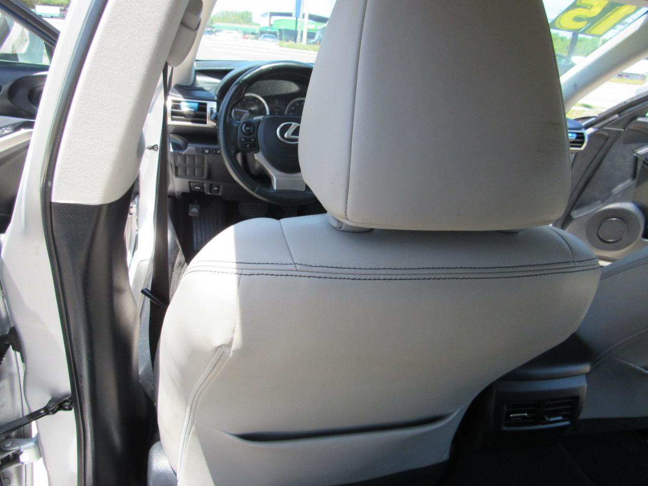 Lexus IS 250 4dr Sport Sdn RWD 2015