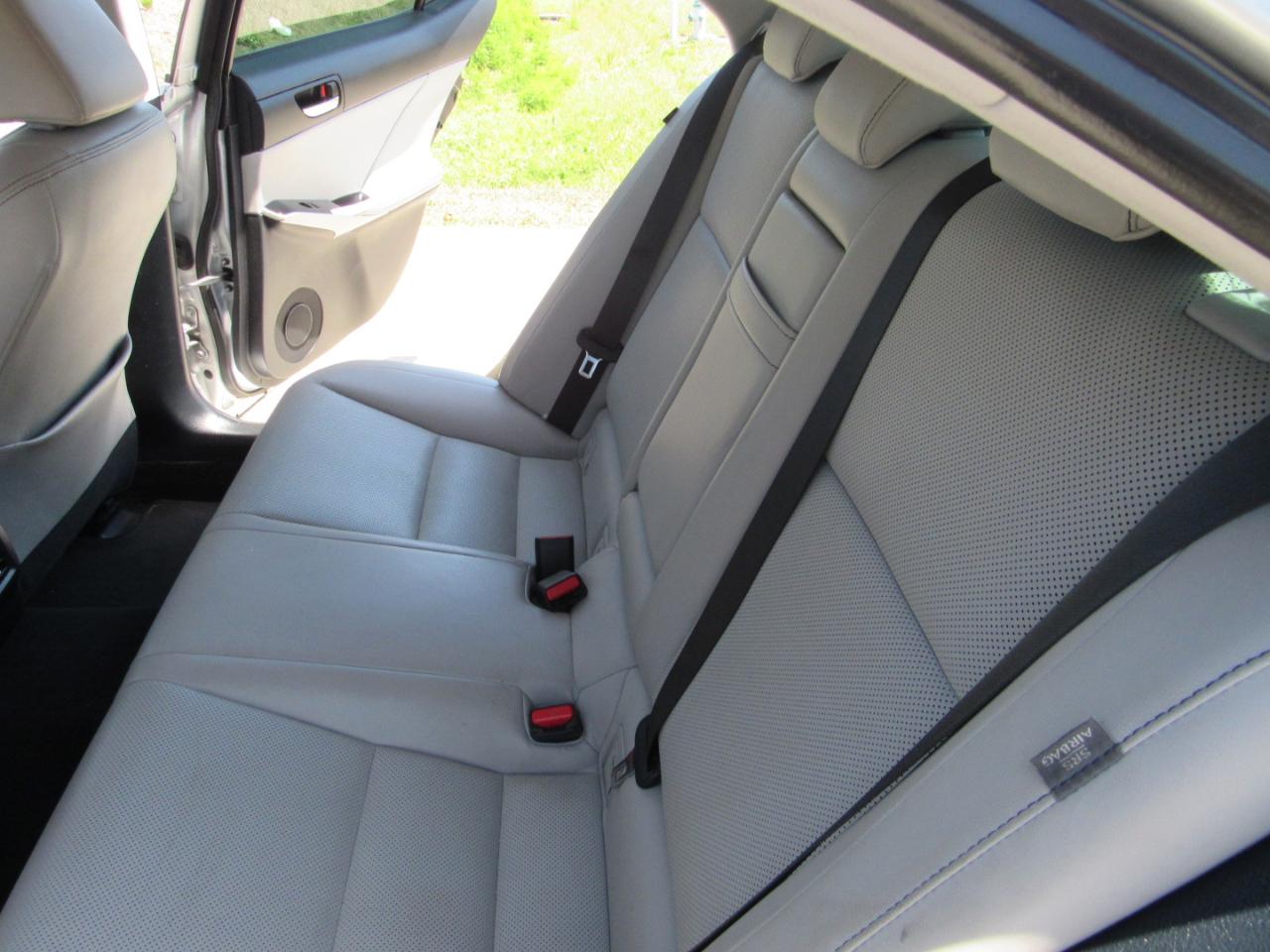 Lexus IS 250 4dr Sport Sdn RWD 2015