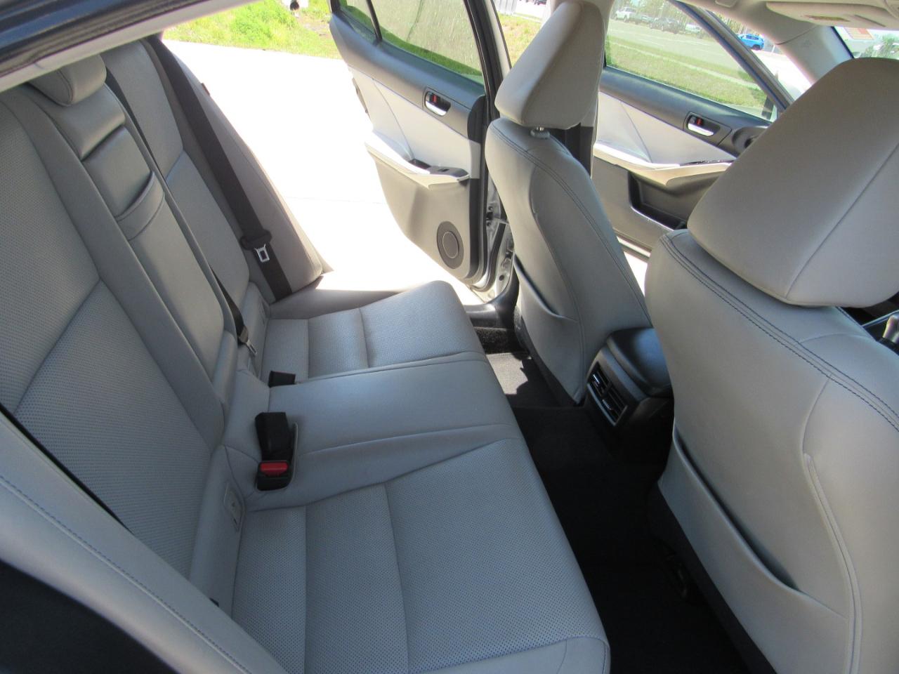 Lexus IS 250 4dr Sport Sdn RWD 2015