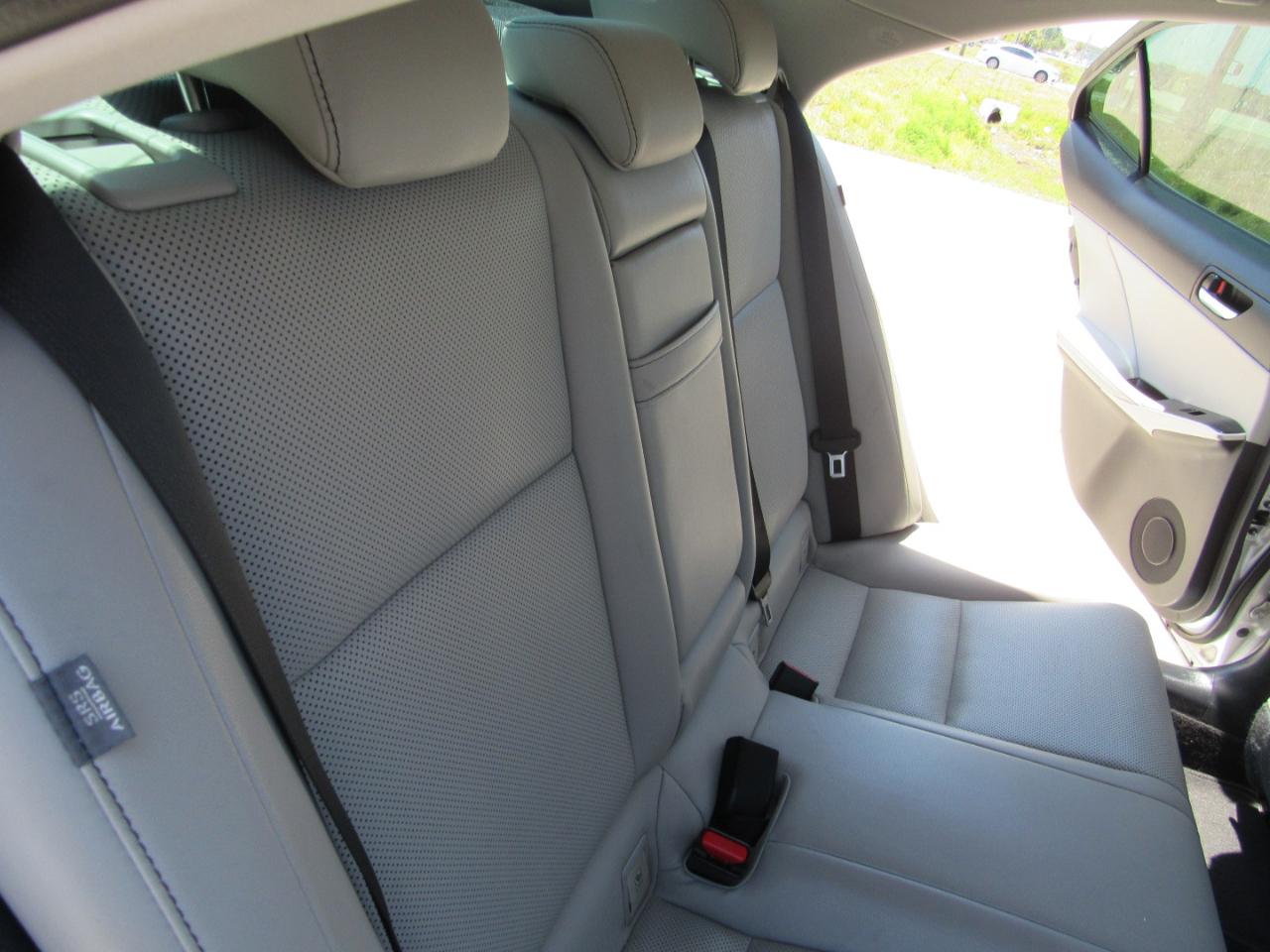 Lexus IS 250 4dr Sport Sdn RWD 2015