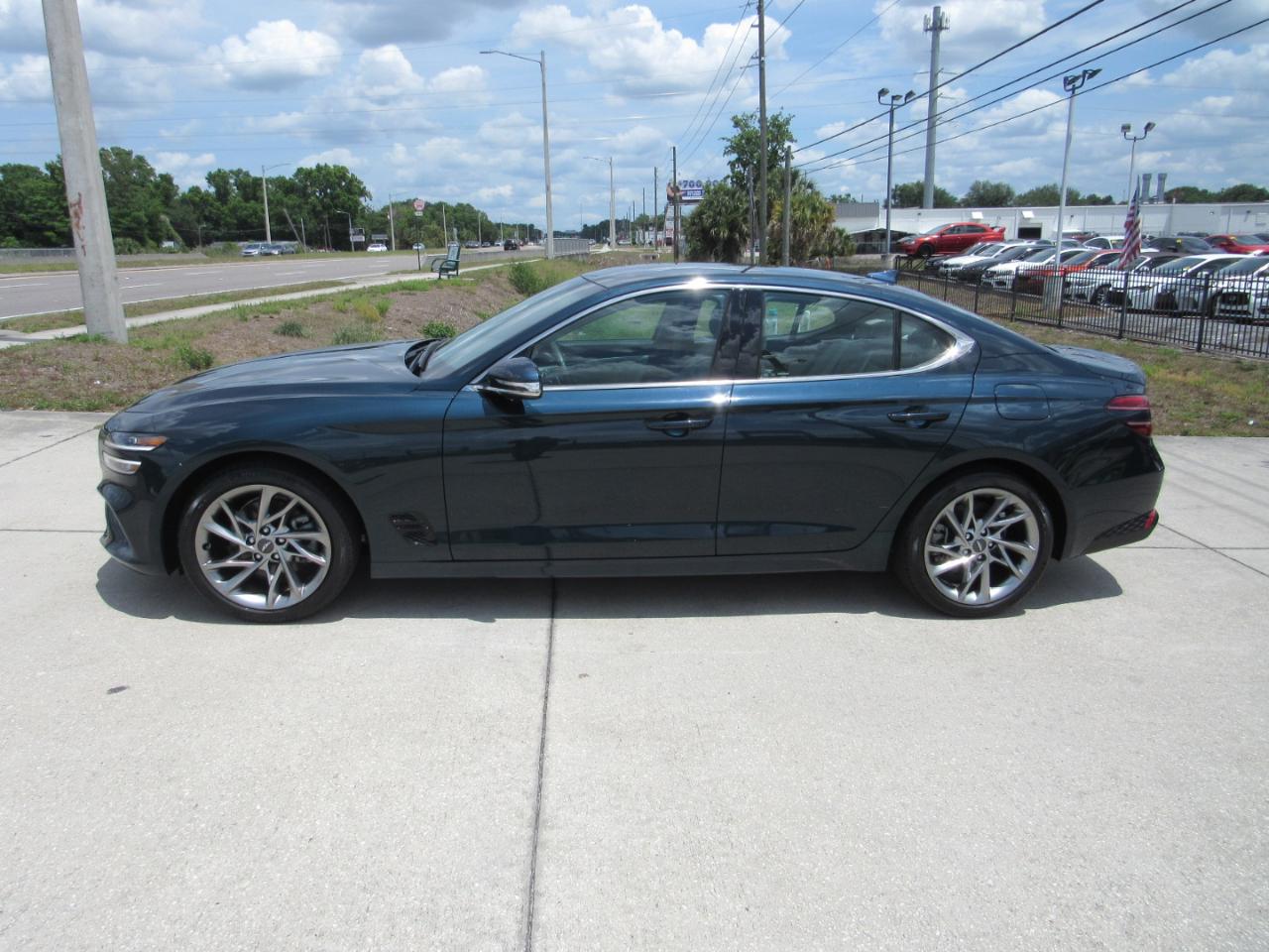 Genesis G70 2.0T RWD 2022