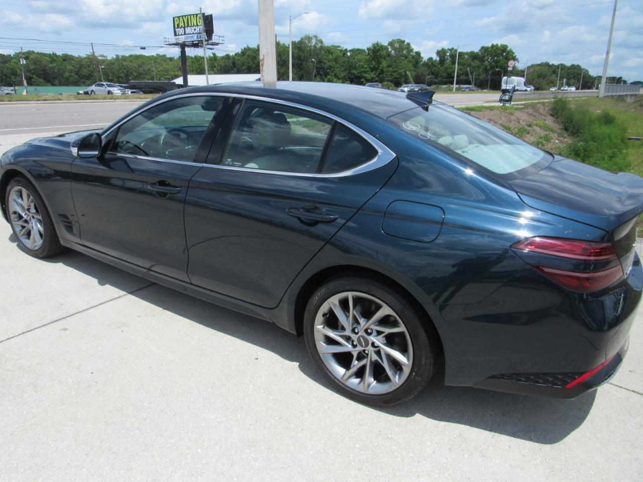 Genesis G70 2.0T RWD 2022