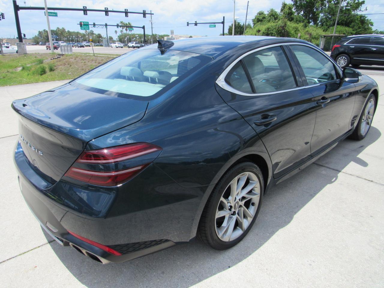 Genesis G70 2.0T RWD 2022