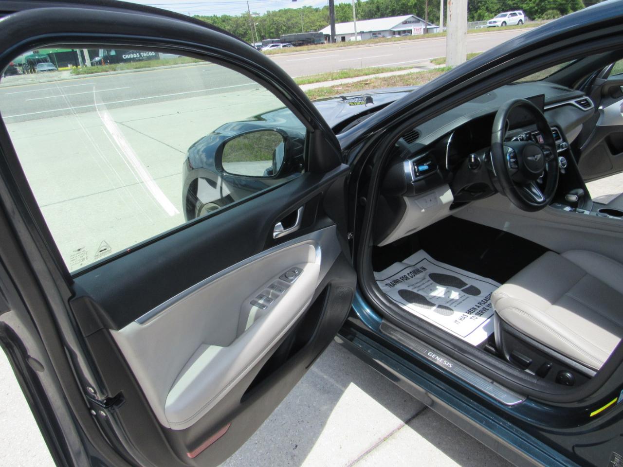 Genesis G70 2.0T RWD 2022