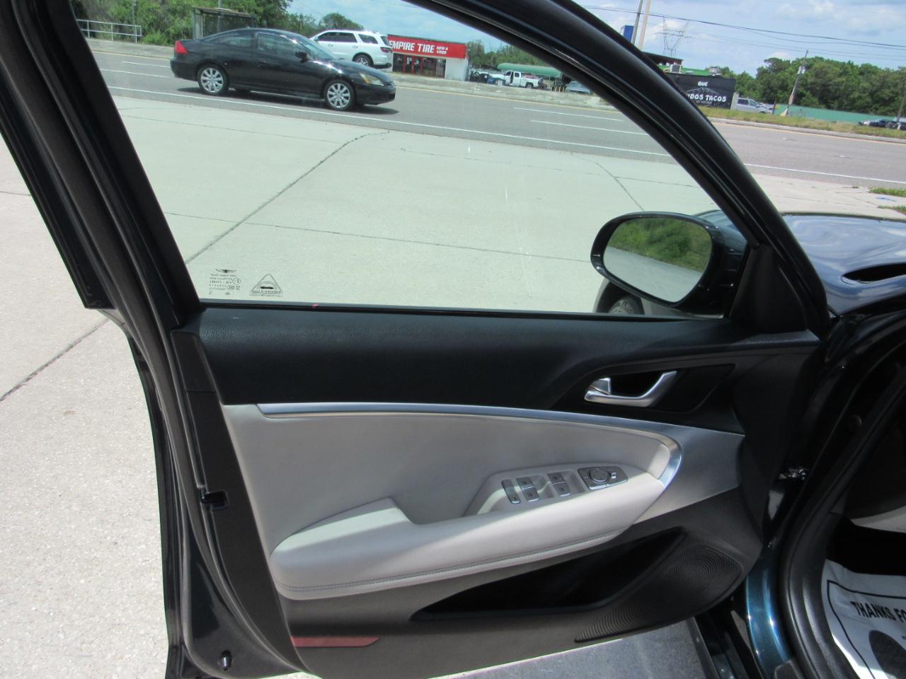 Genesis G70 2.0T RWD 2022