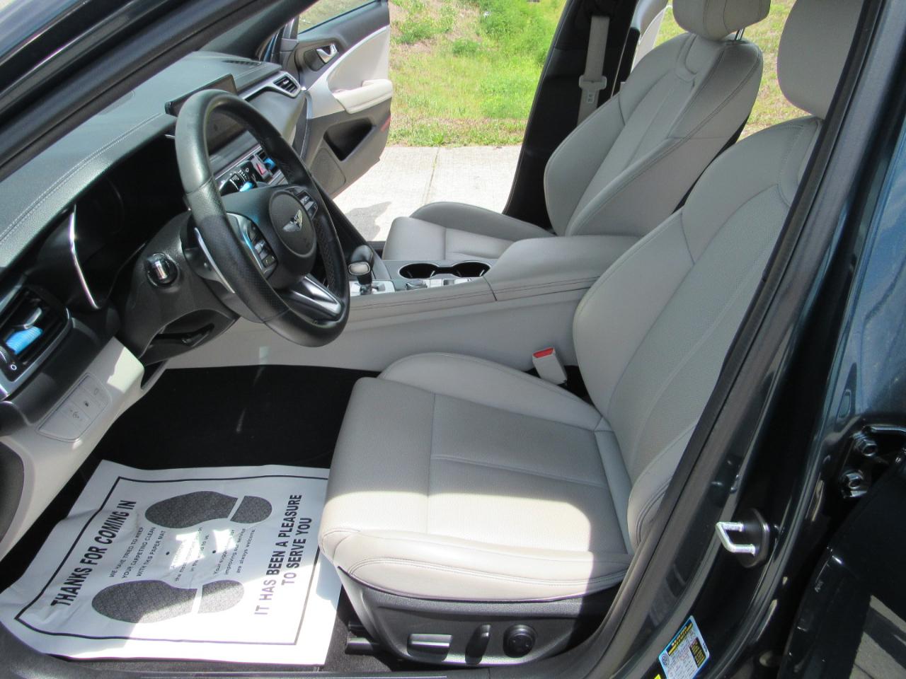 Genesis G70 2.0T RWD 2022