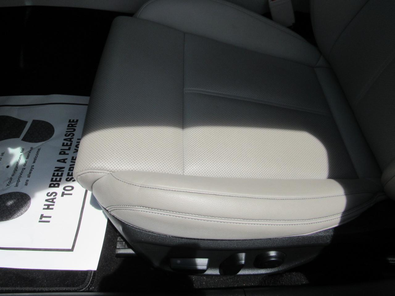 Genesis G70 2.0T RWD 2022