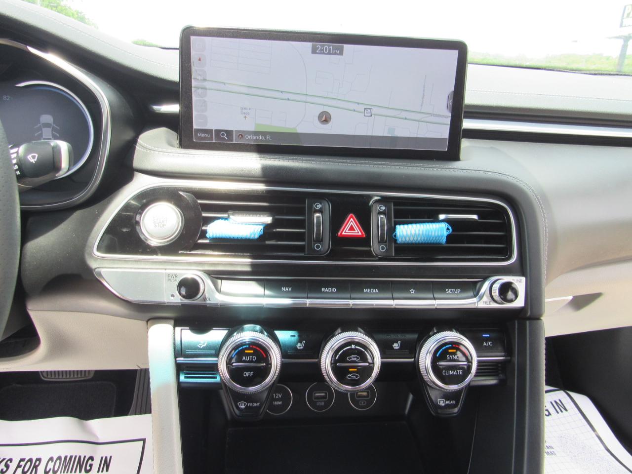 Genesis G70 2.0T RWD 2022