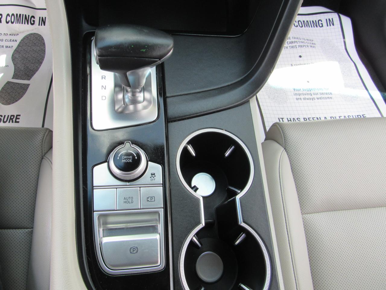 Genesis G70 2.0T RWD 2022