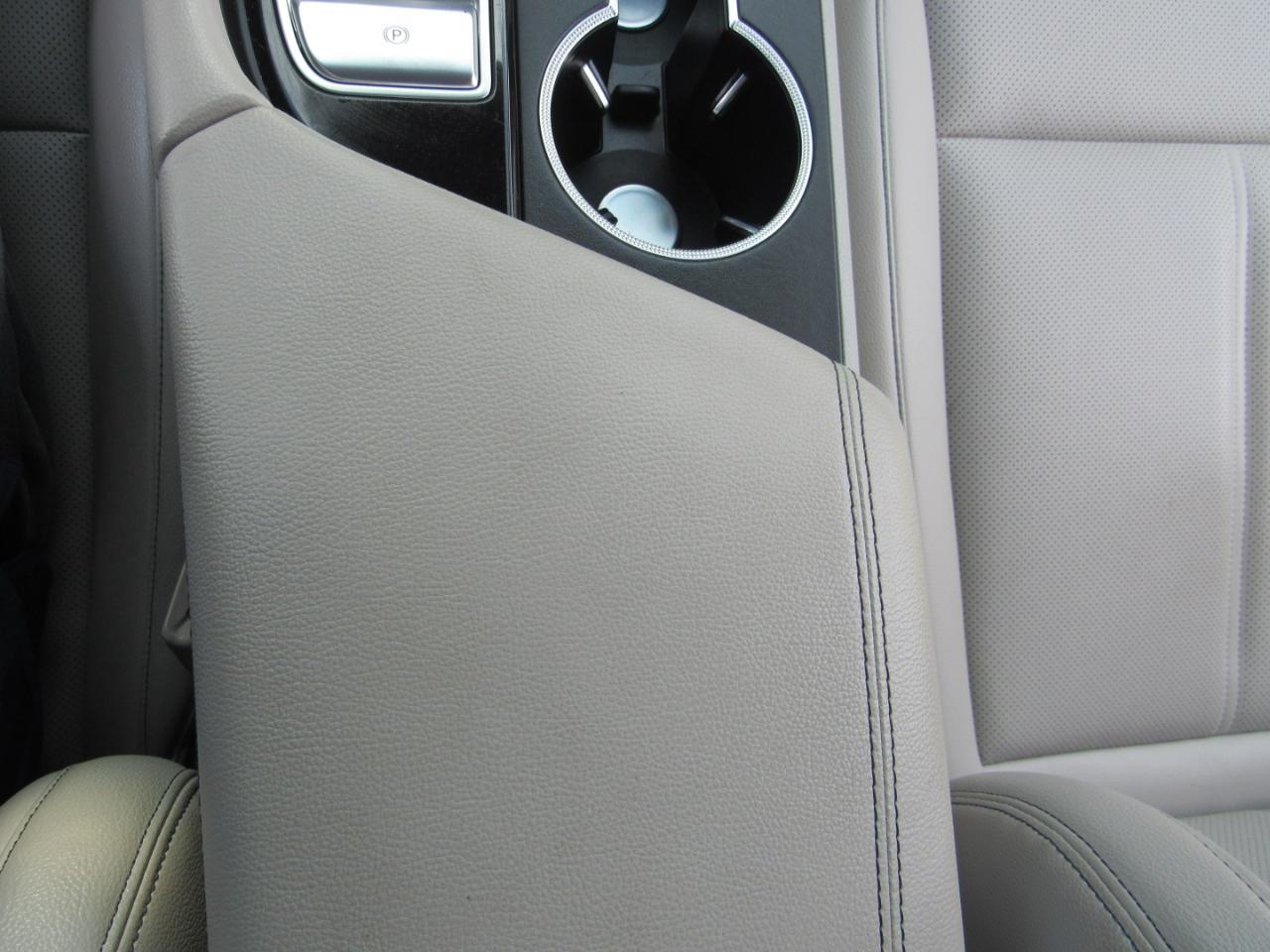 Genesis G70 2.0T RWD 2022