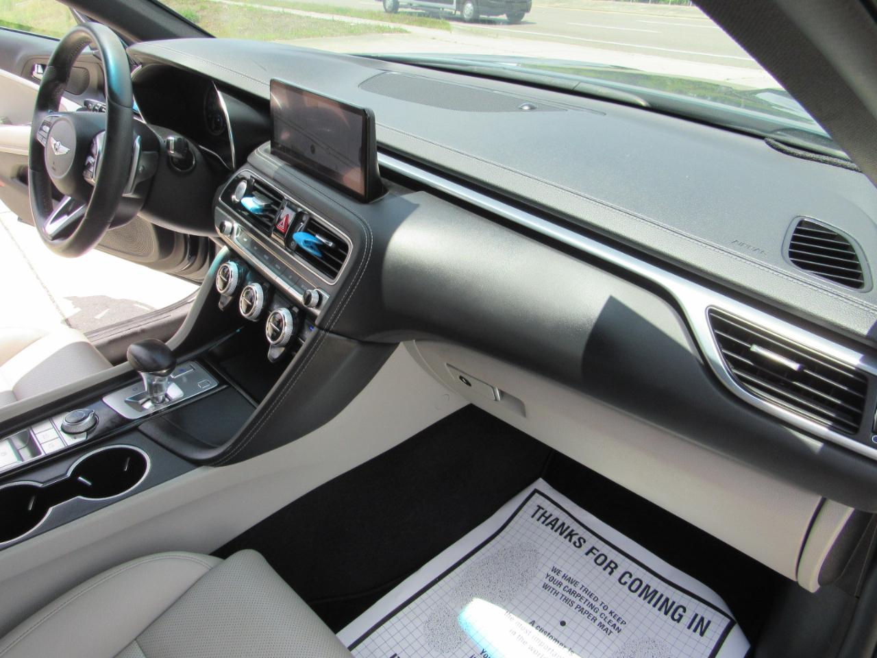 Genesis G70 2.0T RWD 2022