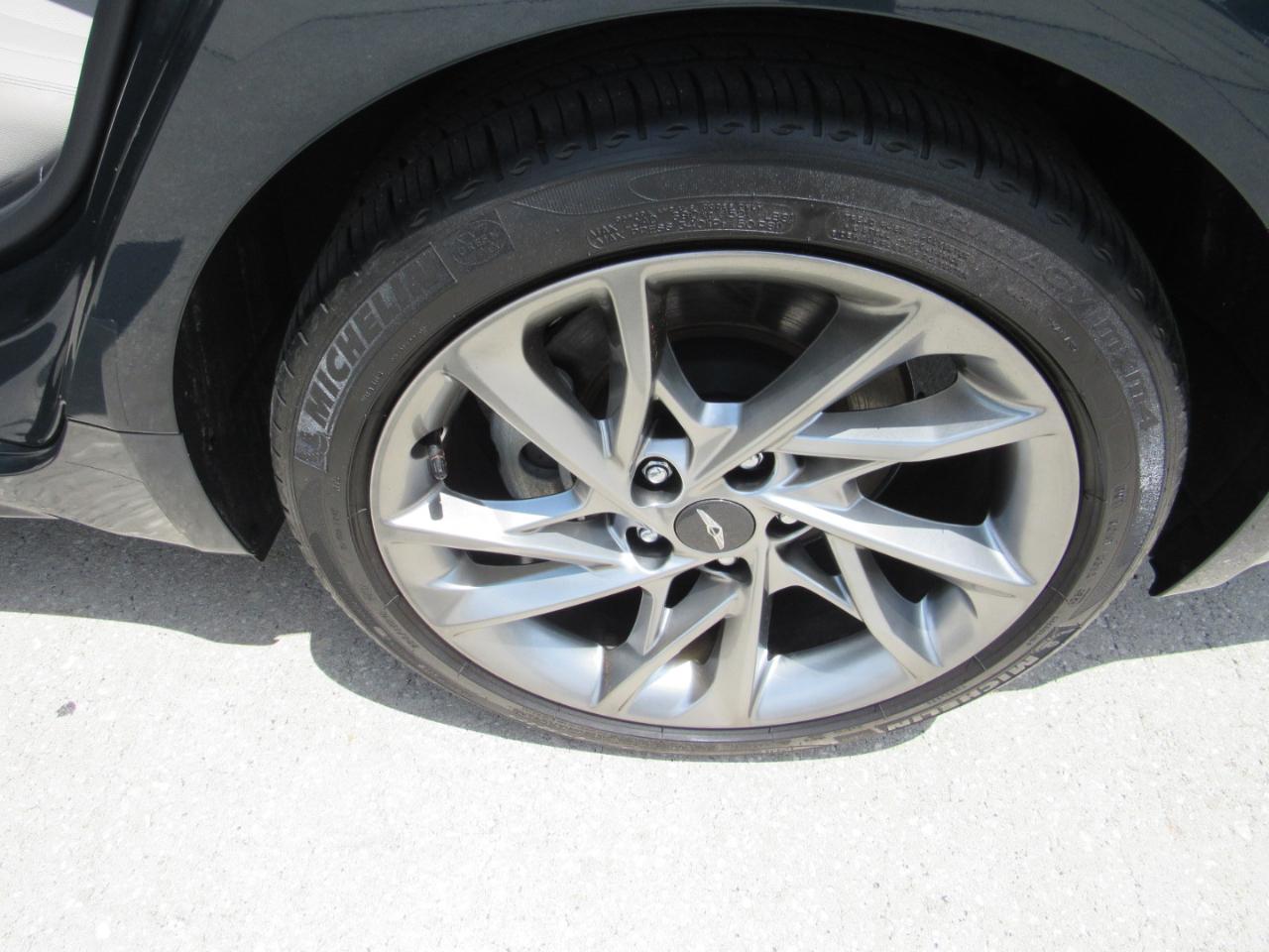 Genesis G70 2.0T RWD 2022