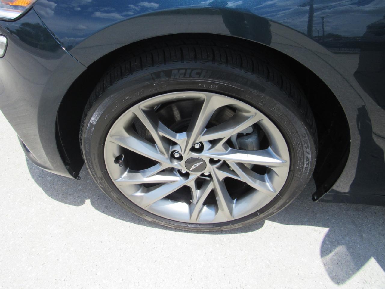 Genesis G70 2.0T RWD 2022