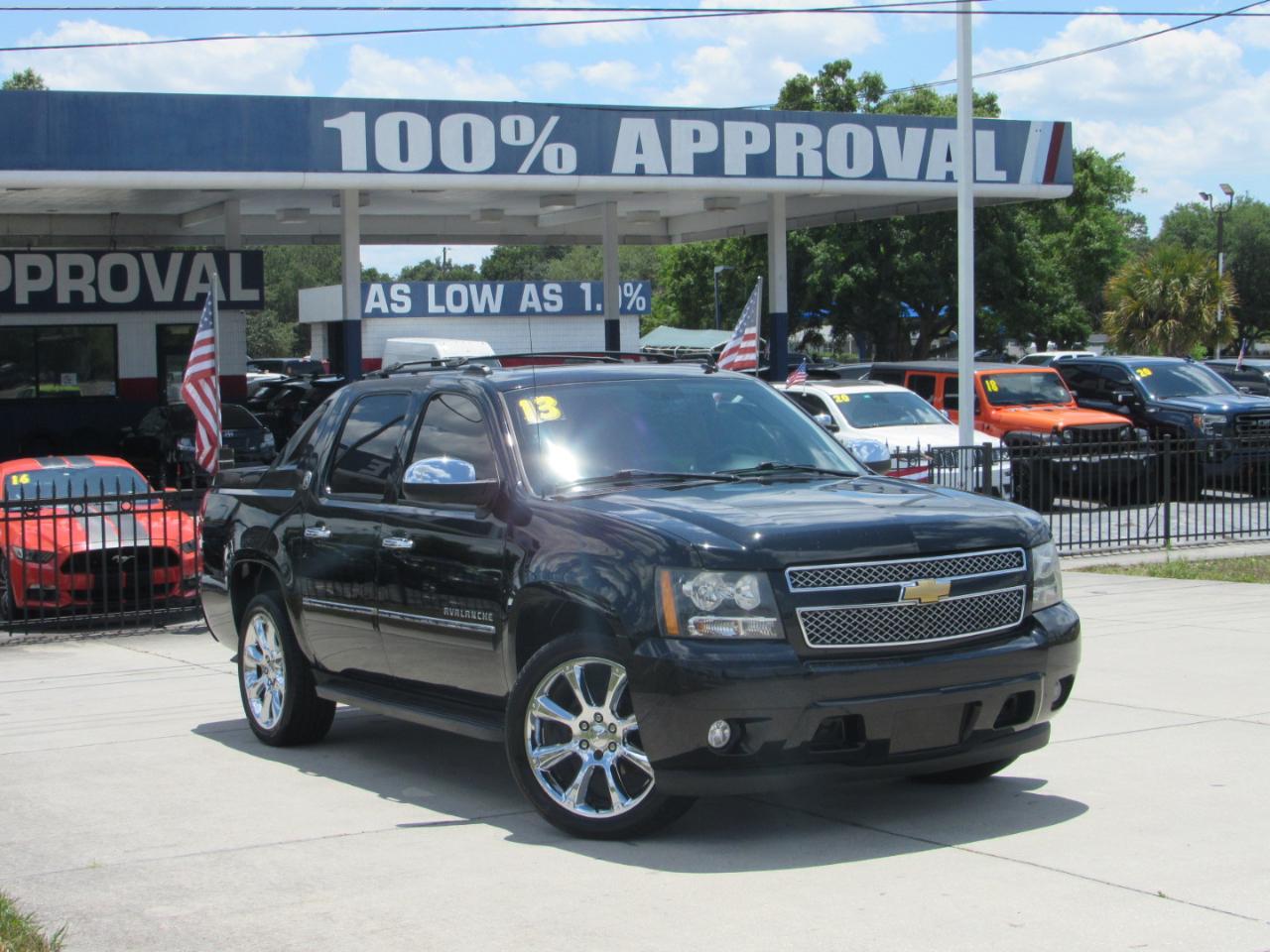 Chevrolet Avalanche 2WD Crew Cab LTZ 2013