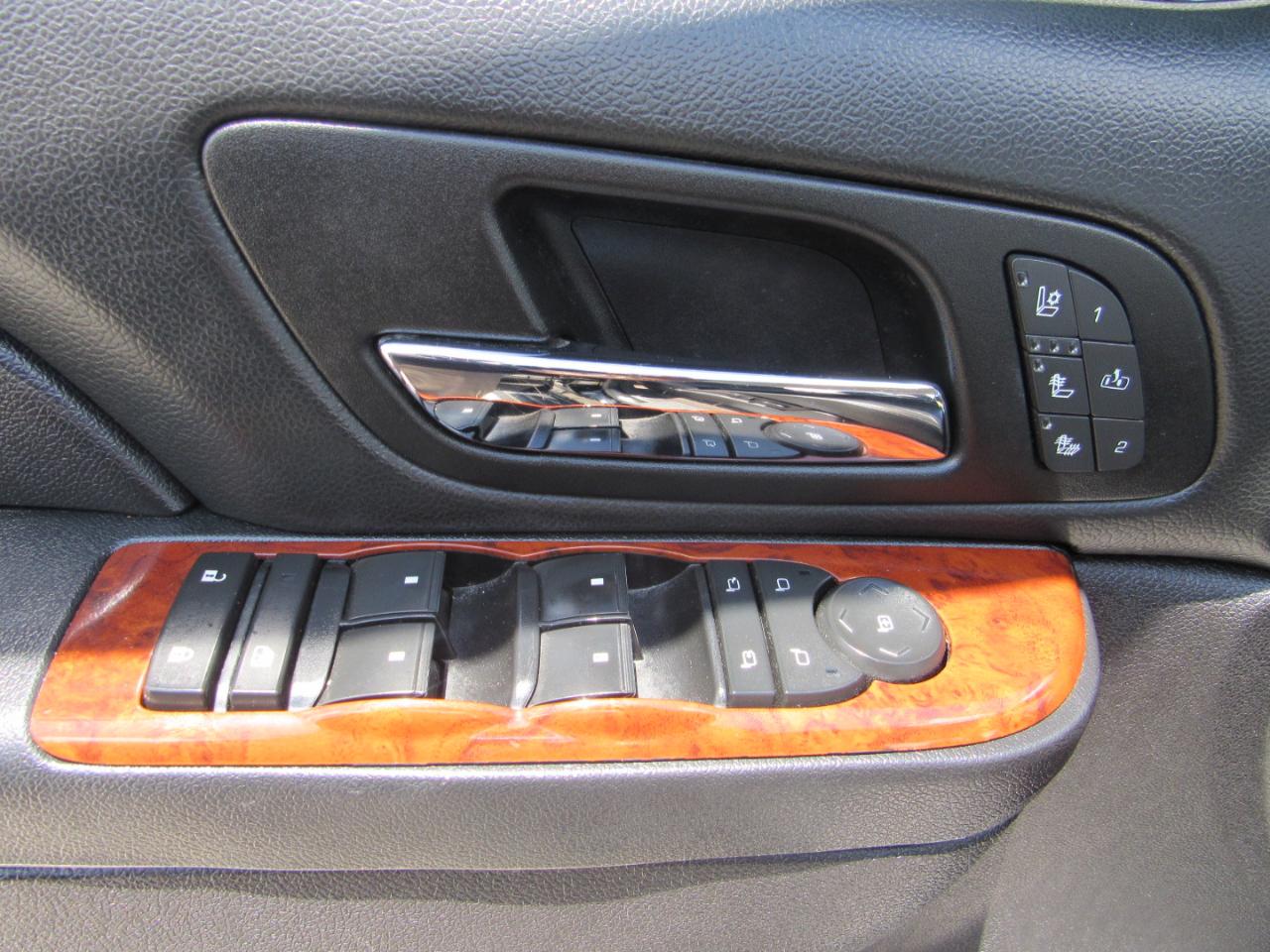 Chevrolet Avalanche 2WD Crew Cab LTZ 2013