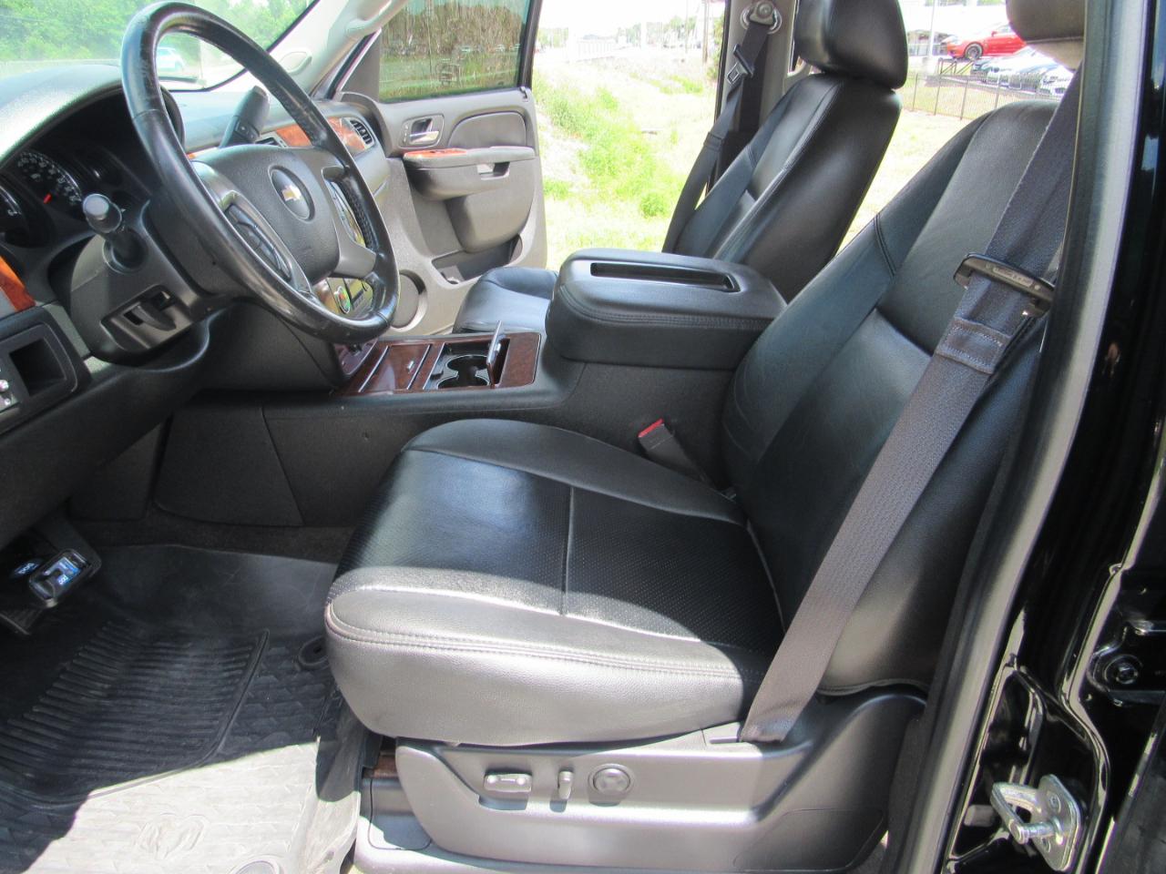 Chevrolet Avalanche 2WD Crew Cab LTZ 2013