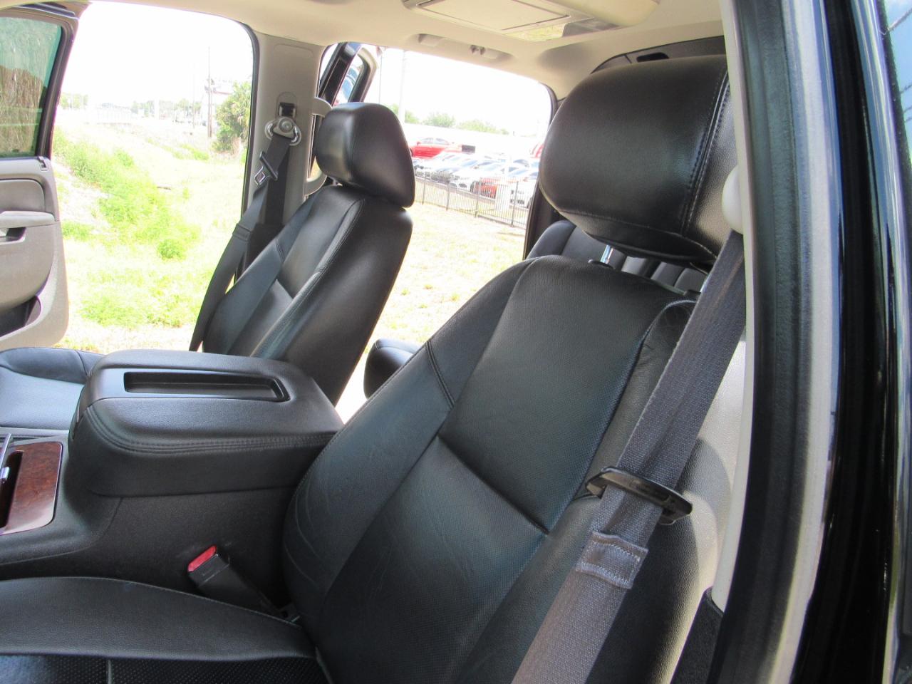 Chevrolet Avalanche 2WD Crew Cab LTZ 2013