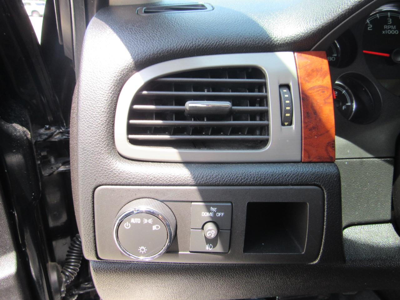Chevrolet Avalanche 2WD Crew Cab LTZ 2013