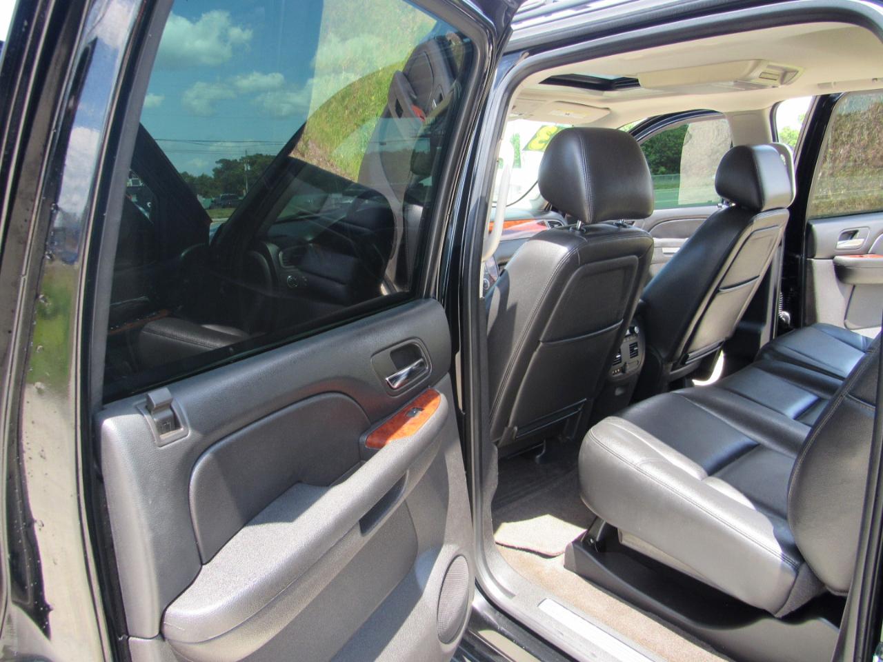 Chevrolet Avalanche 2WD Crew Cab LTZ 2013
