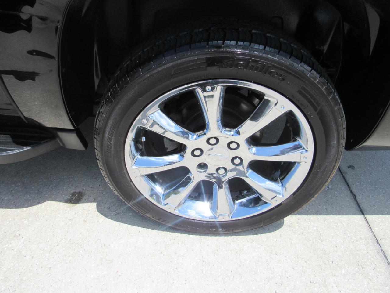 Chevrolet Avalanche 2WD Crew Cab LTZ 2013