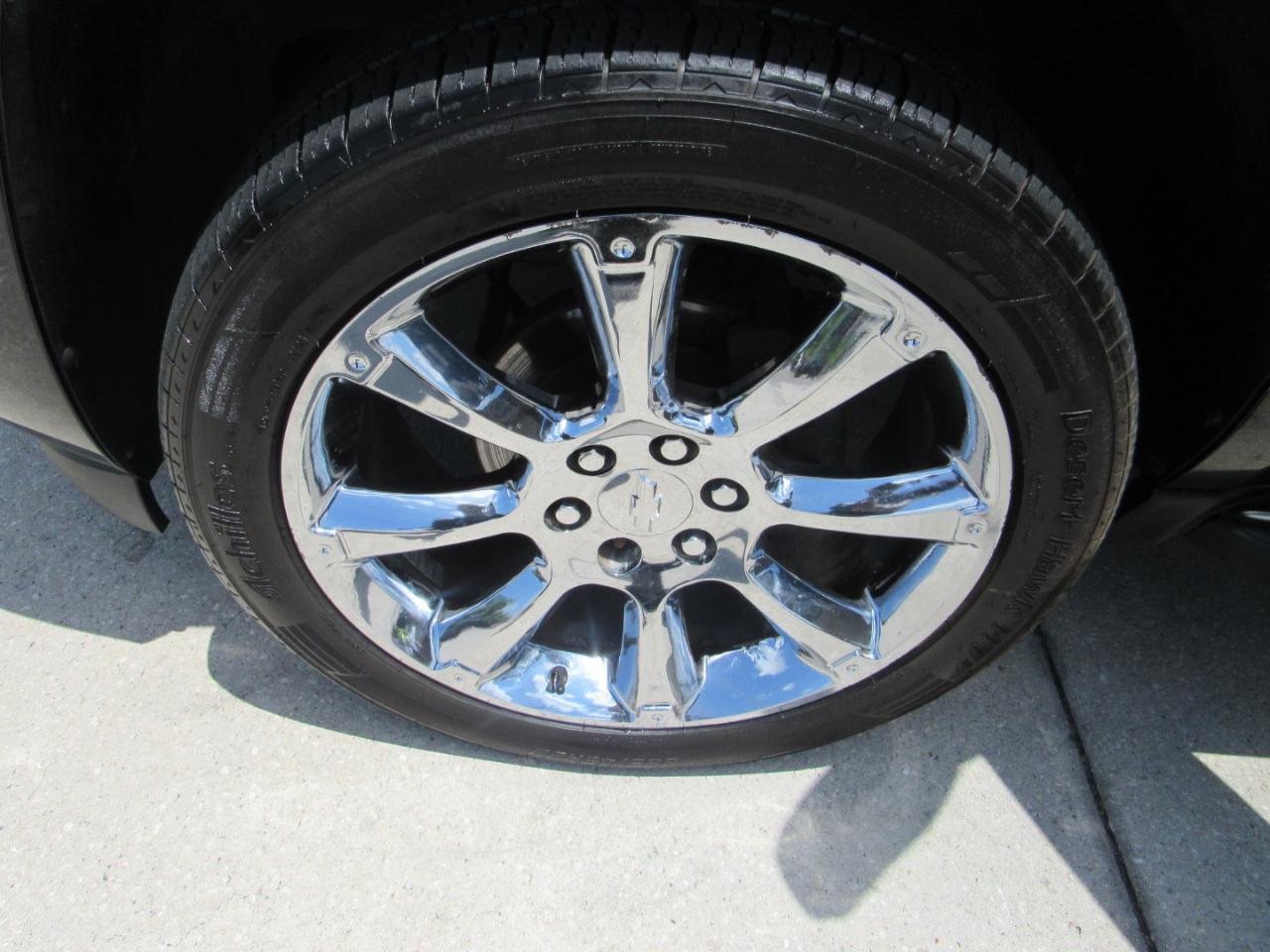 Chevrolet Avalanche 2WD Crew Cab LTZ 2013