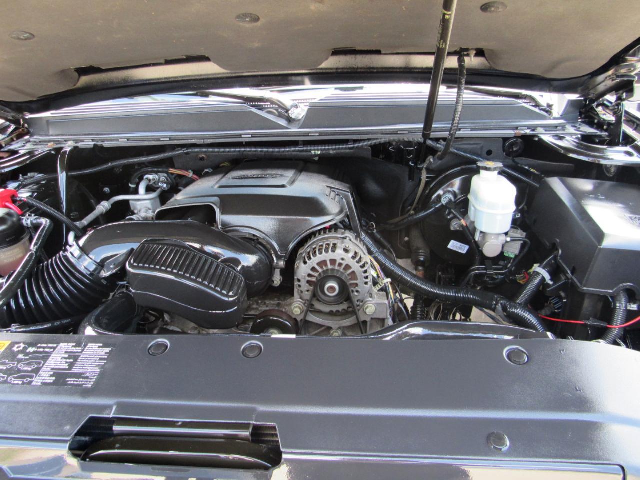 Chevrolet Avalanche 2WD Crew Cab LTZ 2013
