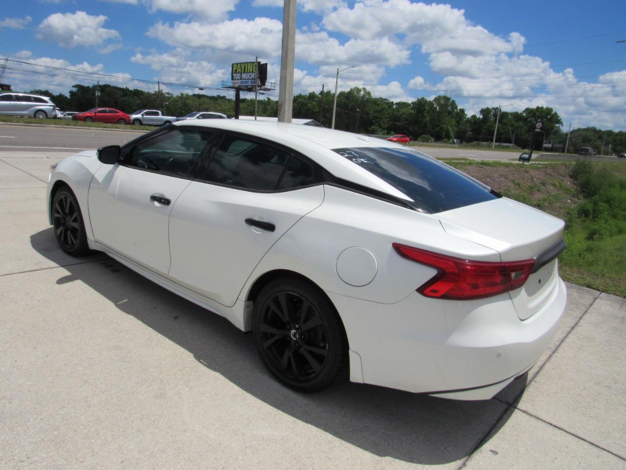 Nissan Maxima SV 3.5L 2017