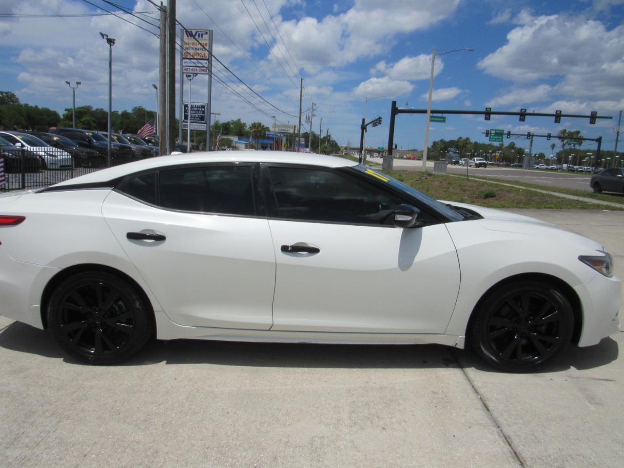 Nissan Maxima SV 3.5L 2017