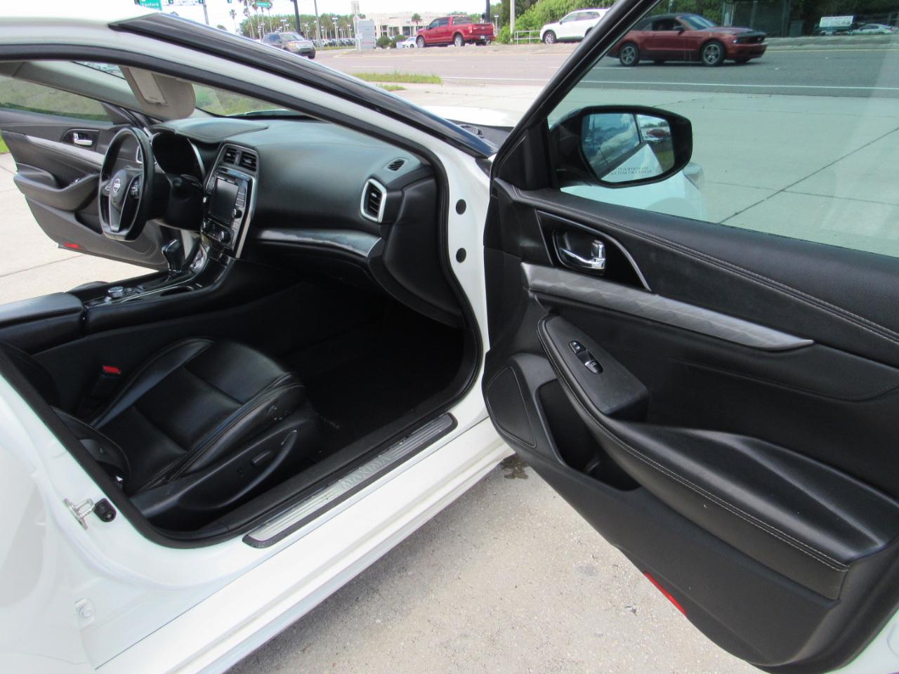 Nissan Maxima SV 3.5L 2017