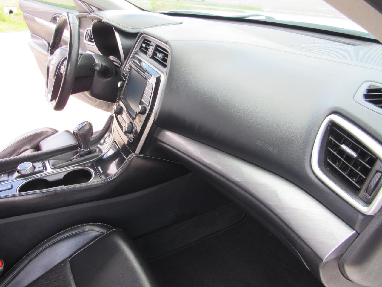 Nissan Maxima SV 3.5L 2017