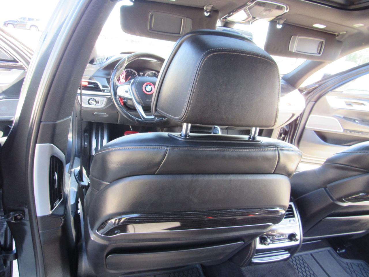 BMW 7 Series 750i Sedan 2019