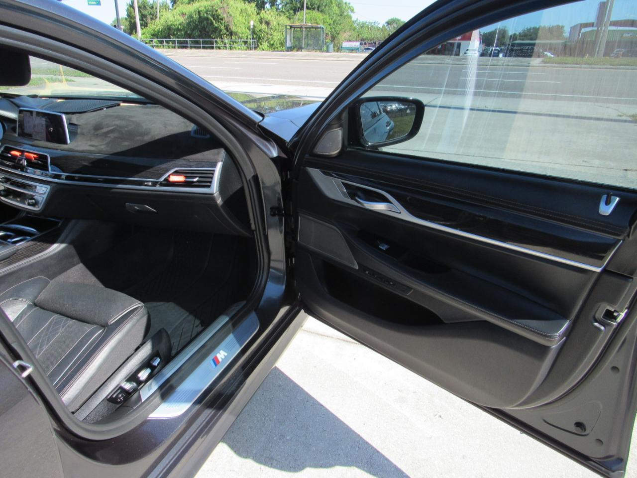 BMW 7 Series 750i Sedan 2019