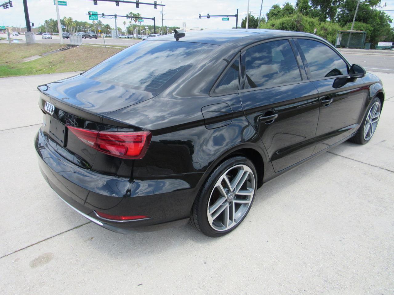 Audi A3 Sedan 2.0 TFSI Tech Premium FWD 2018