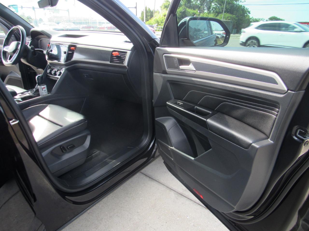 Volkswagen Atlas Cross Sport 3.6L V6 SEL FWD 2020