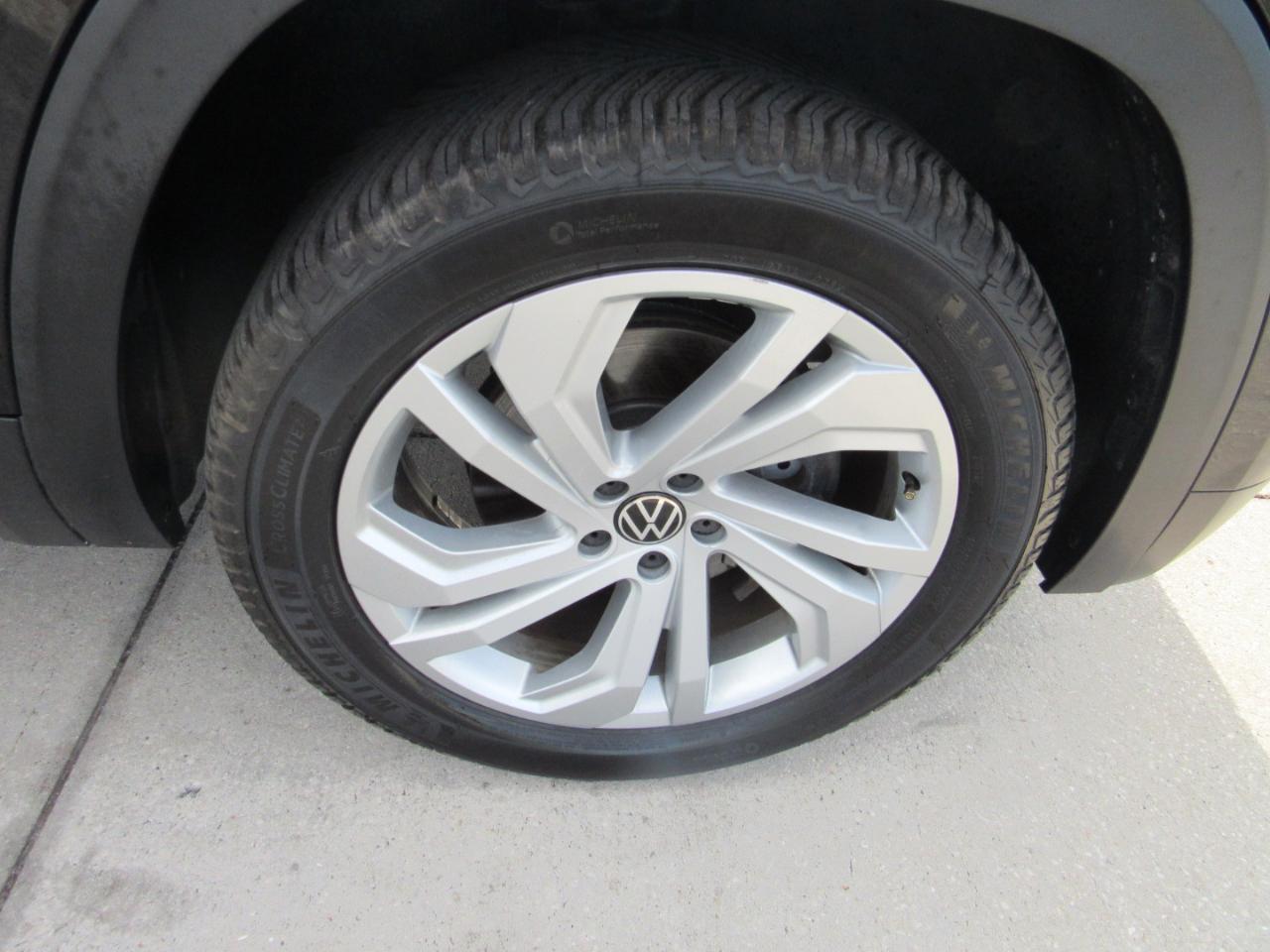Volkswagen Atlas Cross Sport 3.6L V6 SEL FWD 2020